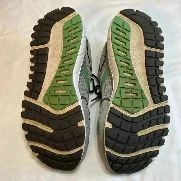 Brooks Ariel 20 Gray & Green Woman’s Running Tennis Shoes. Size 10. - Picture 4 of 16